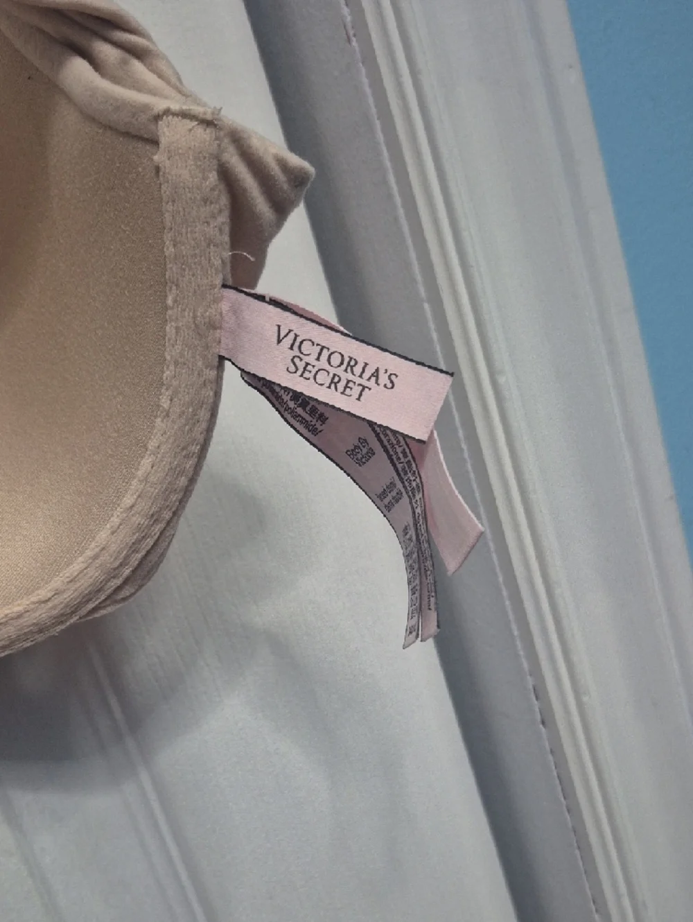Victoria's Secret Beige Lace-Back T-Shirt Bra - Picture 3 of 5